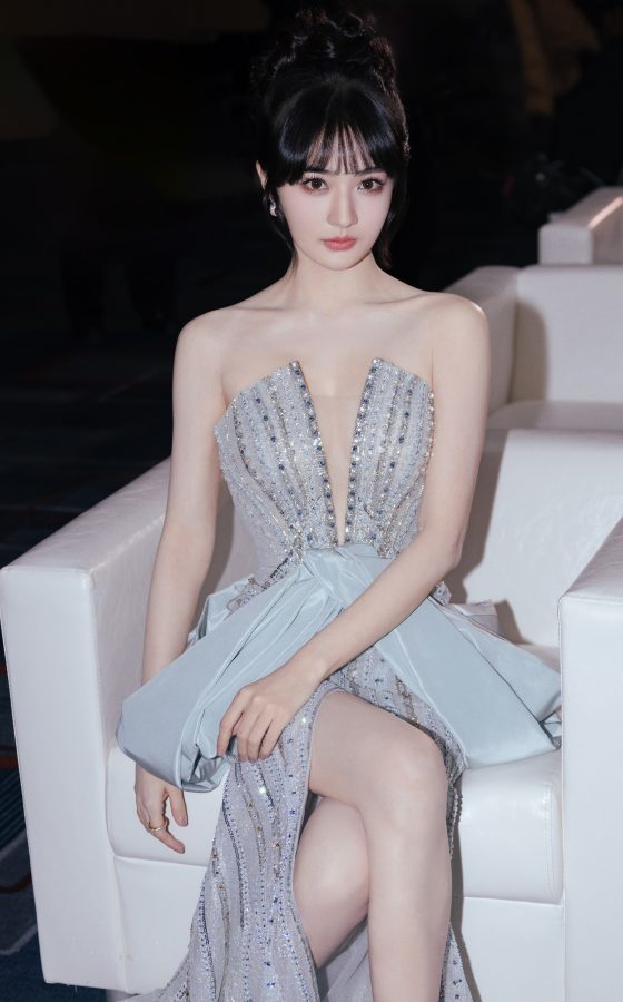 徐璐玉腿美足穿Roger Vivier高跟凉鞋出席瑞丽颁奖典礼(7/10)