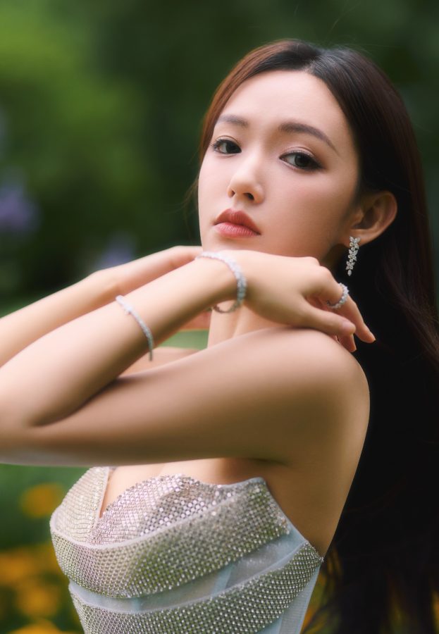 程潇穿露肩低胸装真的超大方(3/5)