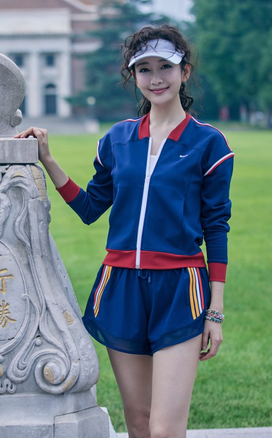 王鸥运动短裤美腿玉照(1/2)
