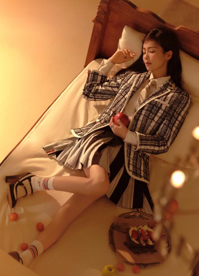 白鹿现身浙江卫视跨年晚会大秀纤细的少女美腿(8/12)