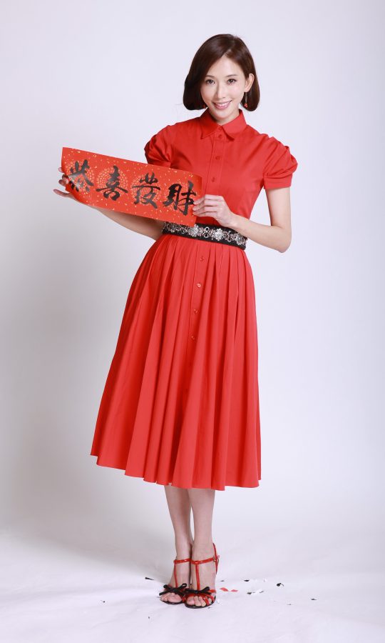 恭喜发财林志玲凉高跟玉足定妆照(4/4)