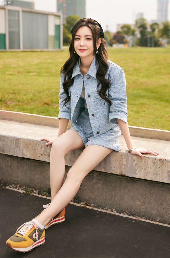 清新的美女姐姐于文文的短裤白长腿（第1张/共4张）