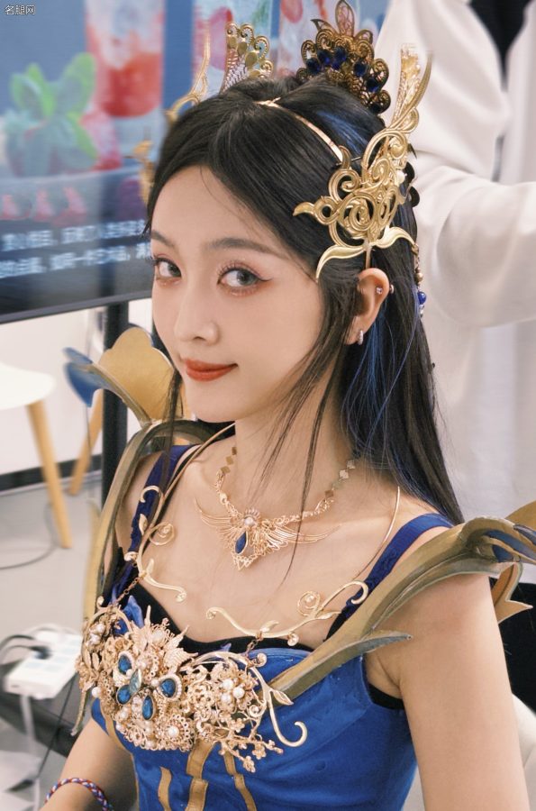 《战至巅峰》吴宣仪变身最美长腿貂蝉(4/4)
