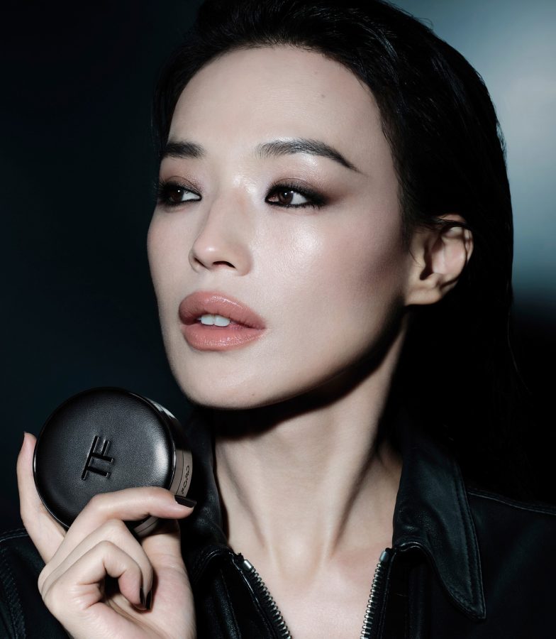 舒淇身着黑色漆皮短裙长腿穿丝袜拍摄暗光质感写真(5/6)