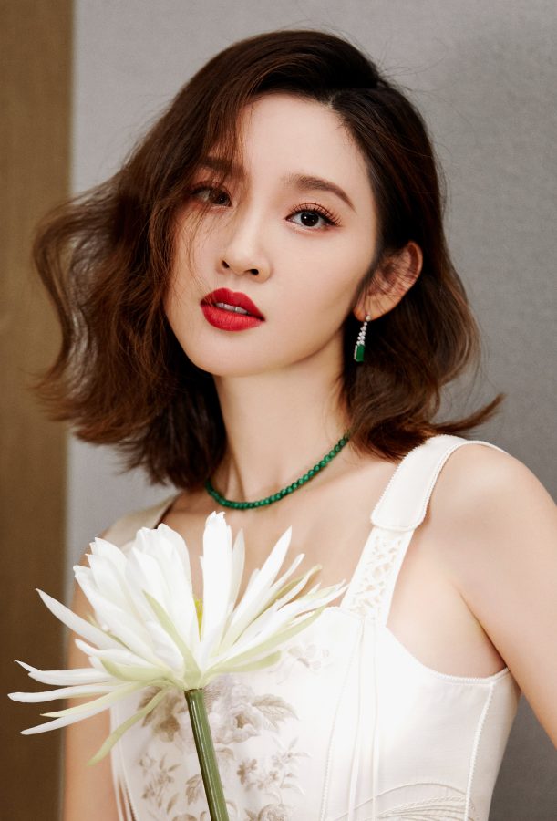 《半熟恋人》唐艺昕开衩裙美腿交叉坐姿令人怦然心动(7/7)