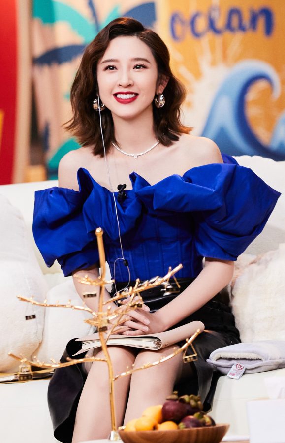 《半熟恋人》唐艺昕美腿穿了丝袜？(5/13)