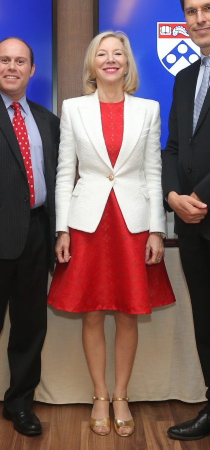 宾大校长Amy Gutmann肉丝袜凉高跟和宾大教授的黑丝袜(6/9)