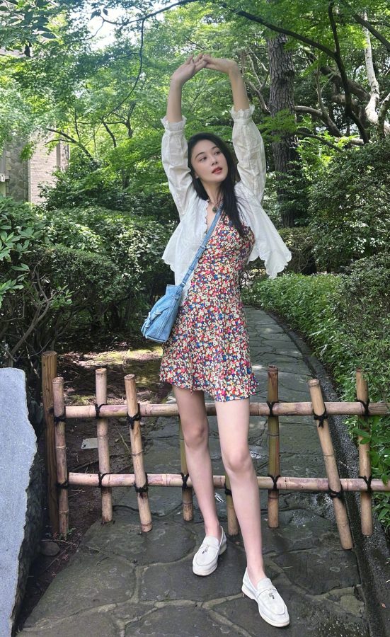 张馨予纤细少女腿夏日写真清新来袭（第1张/共3张）