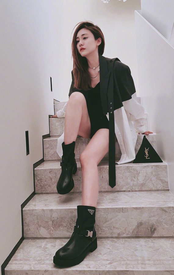 今日酷girl刘芸超好看的玉腿(1/2)