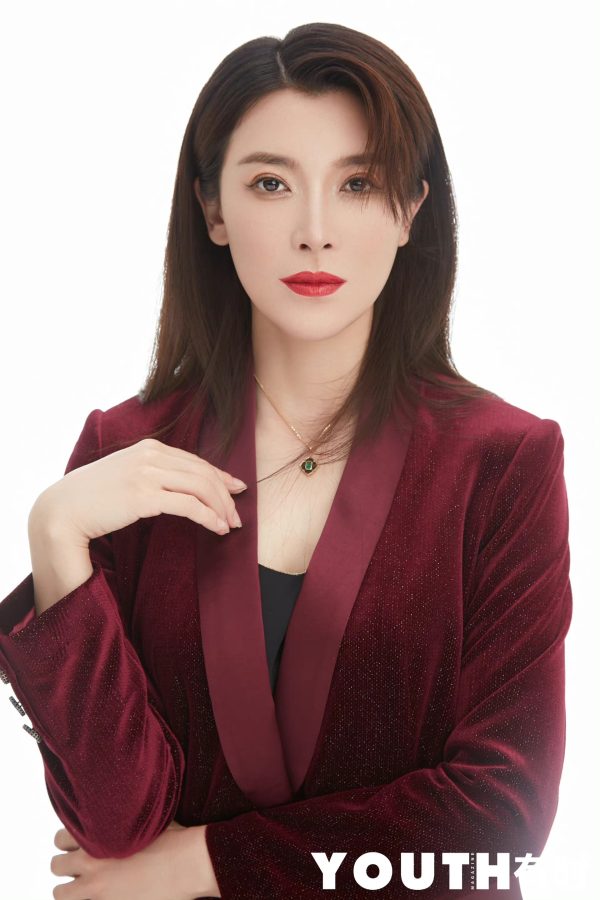 直腿熟妞张琰琰《YOUTH有时》杂志美腿玉照(6/6)