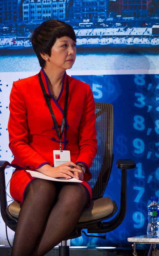 气质女主持田薇红裙黑丝腿(1/2)