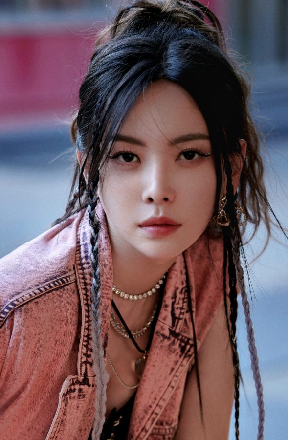 长腿美女于文文用歌声和吉他点燃热情(8/8)