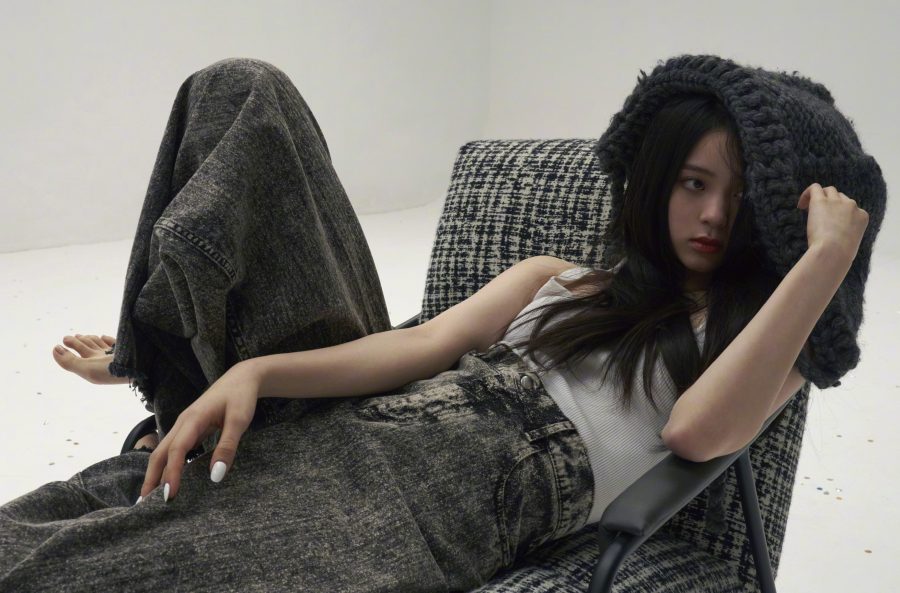 欧阳娜娜为瑞丽杂志拍摄酷飒写真封面(10/11)