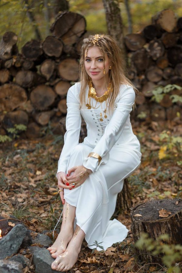 Natalia Poklonskaya森林秘境中蓝色长裙飘逸灵动尽显纤细玉足(5/7)