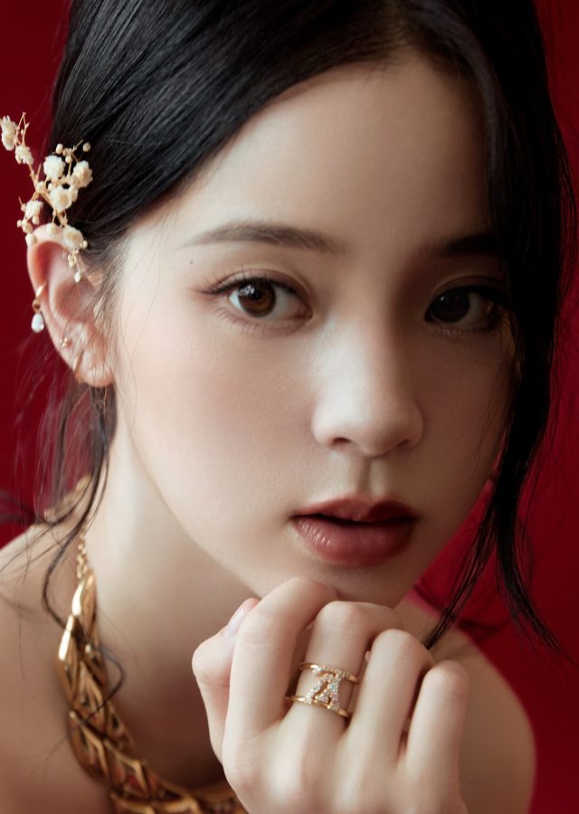 欧阳娜娜性感升级！一袭黑裙惊艳亮相，绝美锁骨太吸睛(7/7)