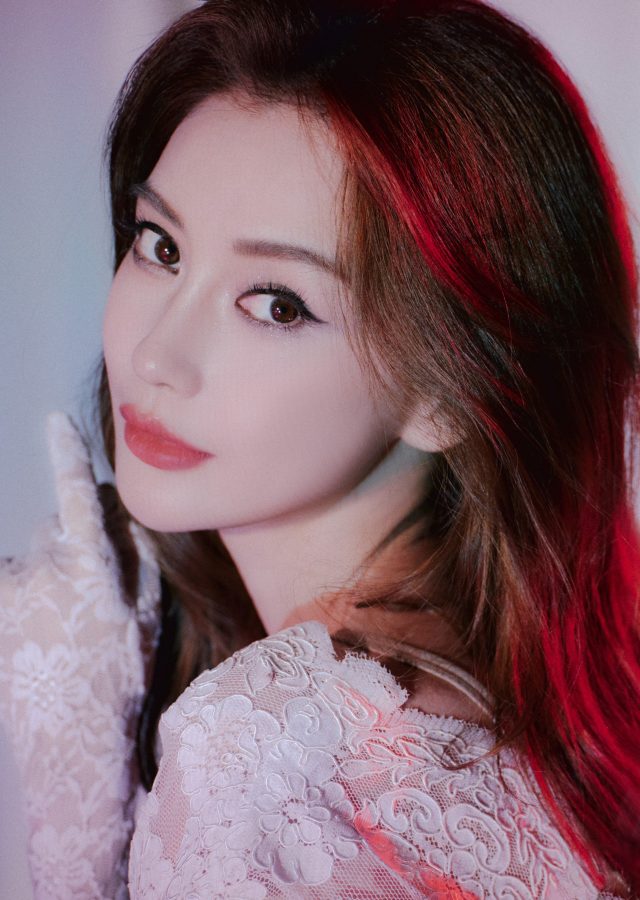 Angelababy夏日梦幻美腿线条，宛如画中仙子(4/4)