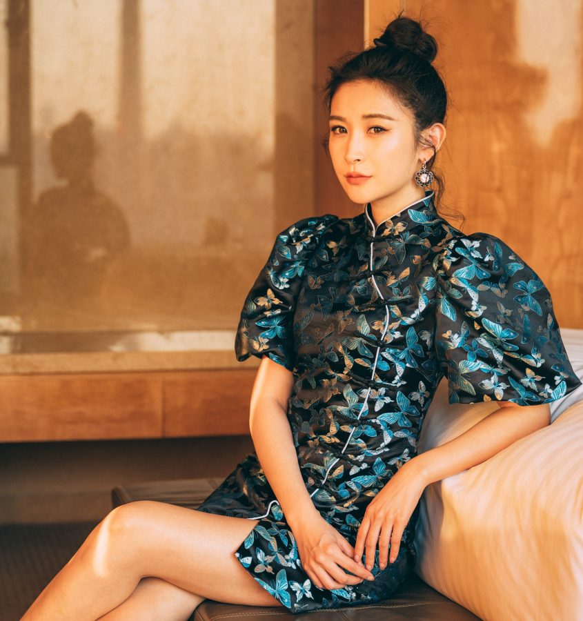 汪聪古典韵味旗袍美腿照(1/3)