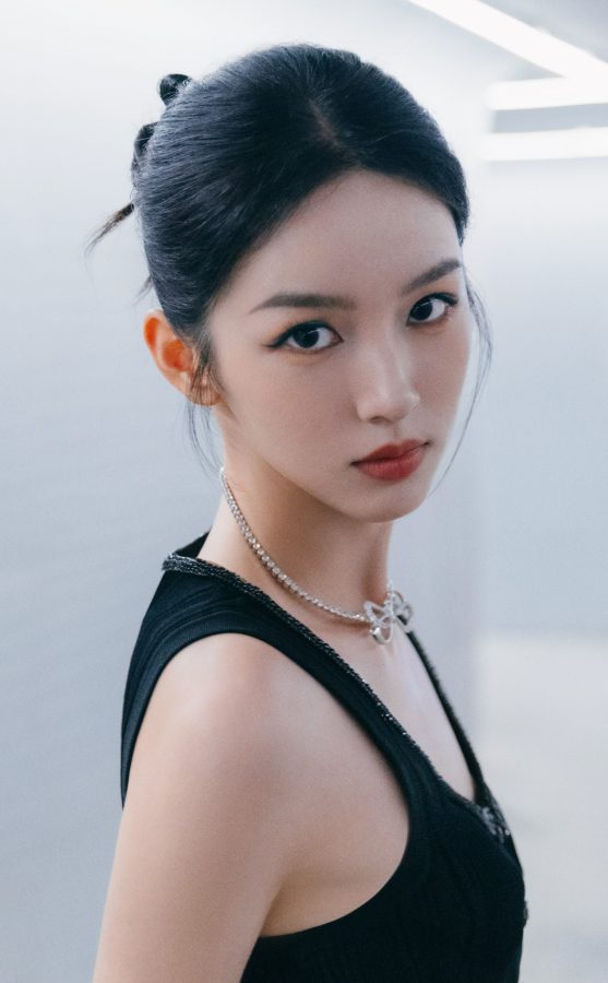 周也甜美蝴蝶结印花牛仔裙秀玉腿！(5/7)