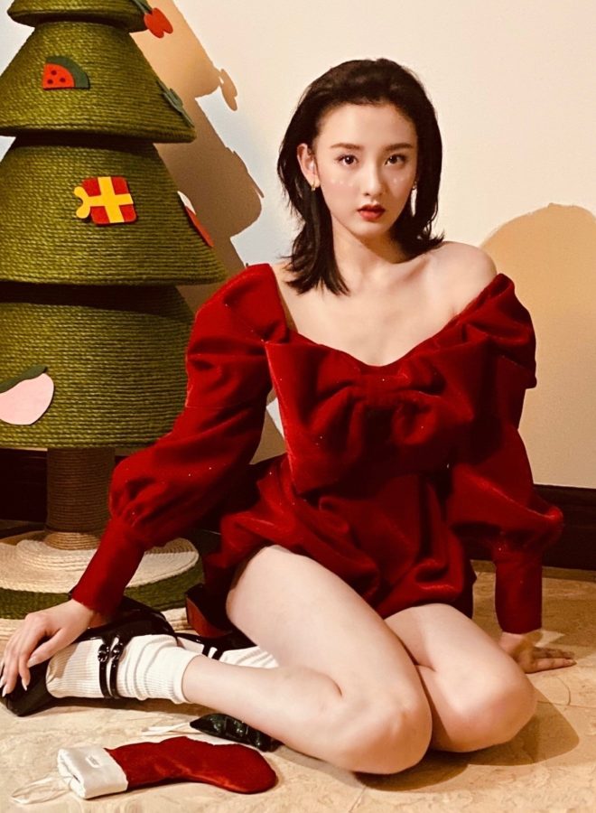 宋祖儿圣诞照亮出大白腿(1/1)