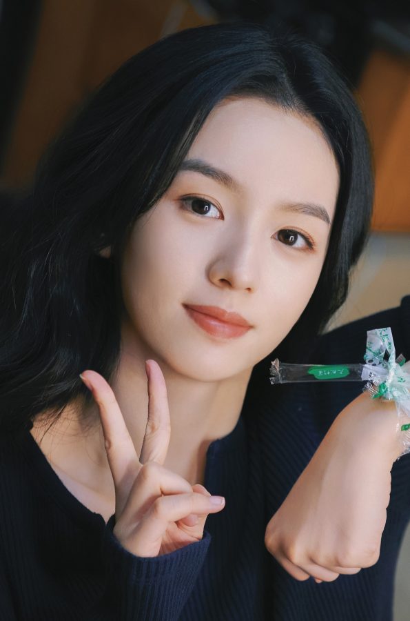 漂亮妹子周也美脸特写盯屏(7/7)