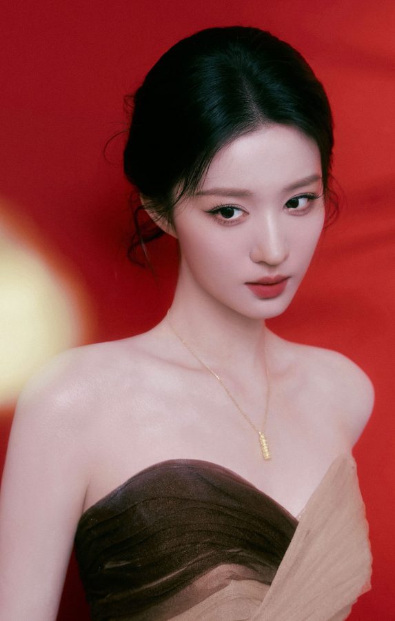 优雅女神王楚然展现迷人魅力露香肩秀白沟玉臂(6/6)