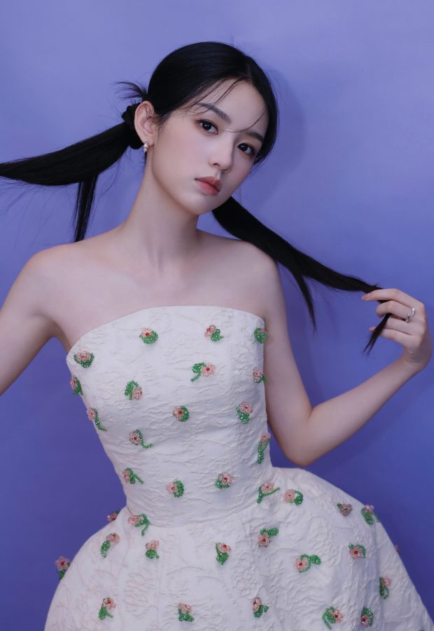 双马尾甜妹周也花朵短裙搭高跟凉鞋清纯与性感并存(4/8)