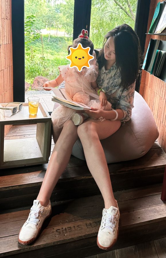 惠若琪休闲生活照穿短裤秀光滑长腿(3/3)
