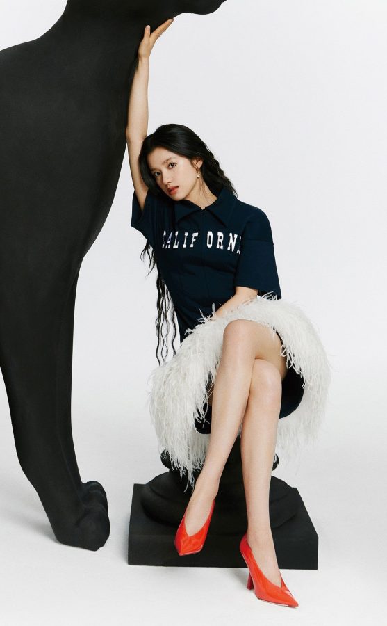 《InStyle优家画报》张婧仪美玉腿时尚大片(1/7)