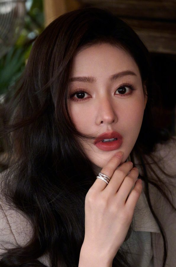 张天爱长筒靴下的美腿诱惑！知性甜美风，尽显曼妙身姿。(5/9)