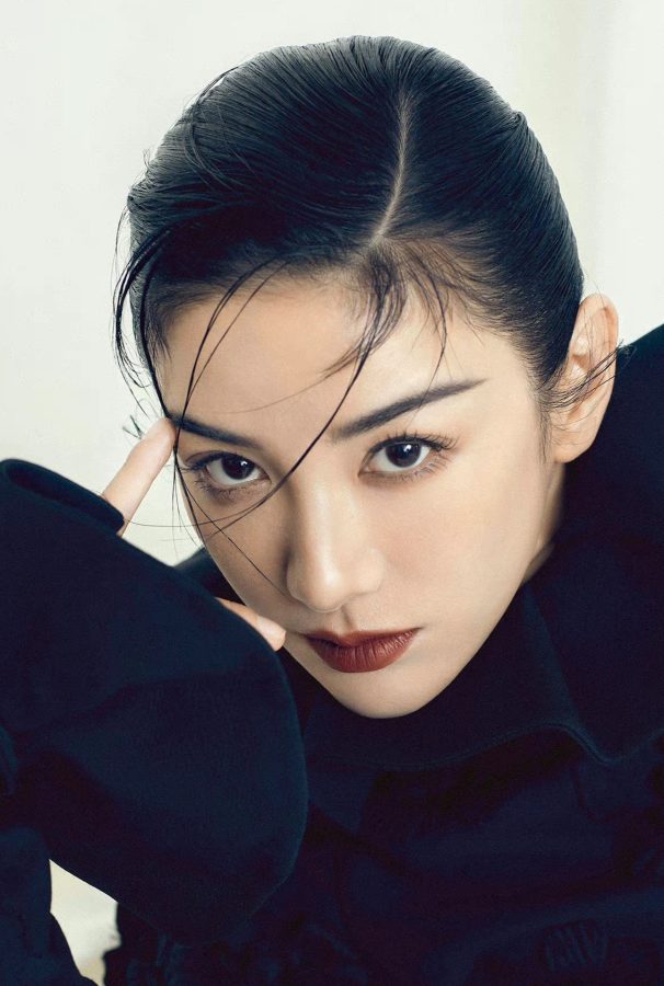 《小资CHIC》杂志黄奕御姐美足写真大片(4/4)