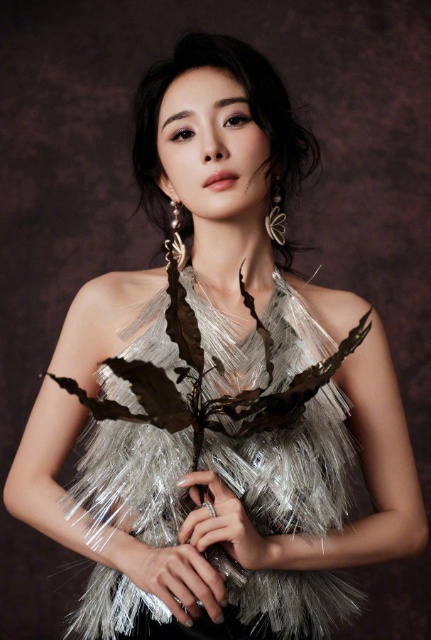 纯欲风杨幂美貌暴击,红毯上自信秀事业线(7/22)