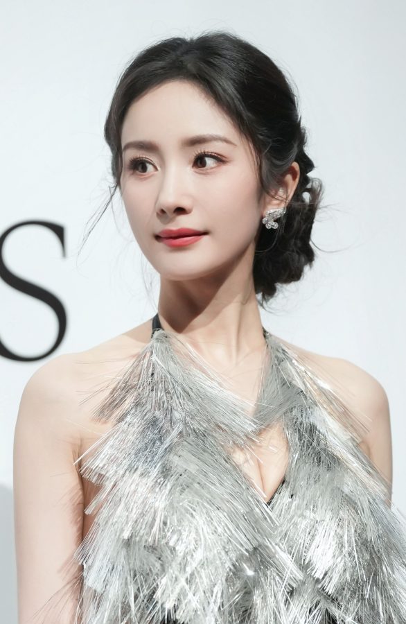 纯欲风杨幂美貌暴击,红毯上自信秀事业线(4/22)