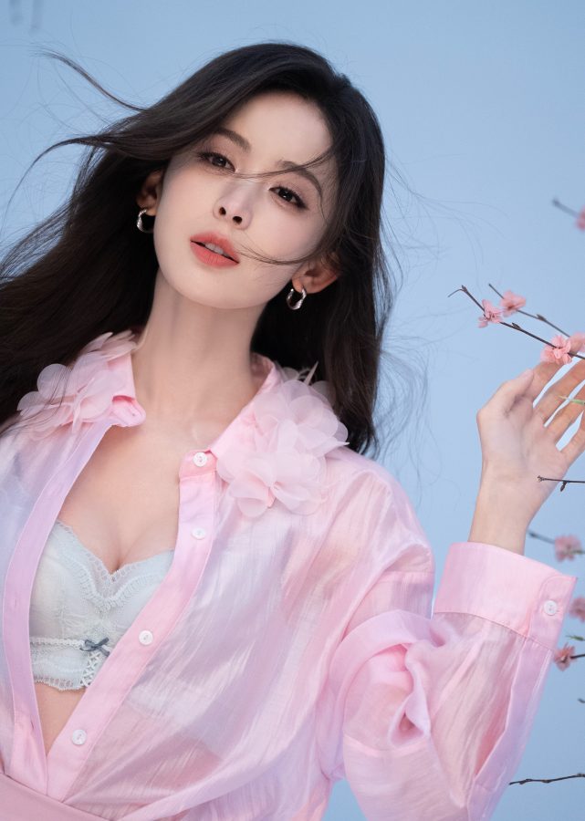 古力娜扎居家休闲风摄影图，不同的Bra换了又换(20/21)