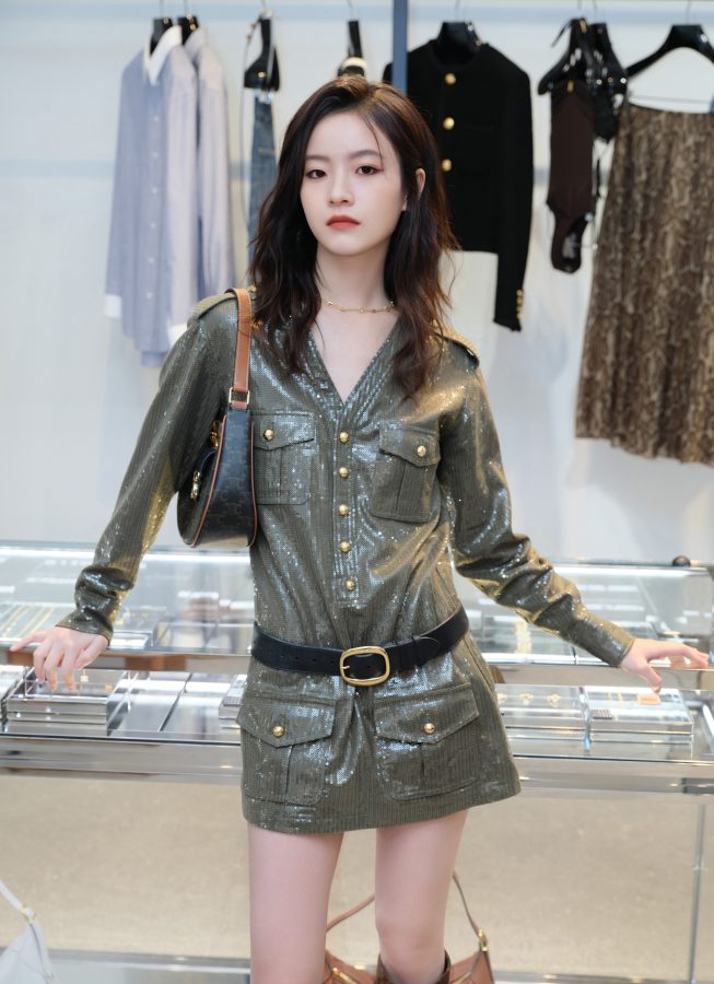 复古甜心李庚希！流苏长靴衬托修长美腿(2/3)