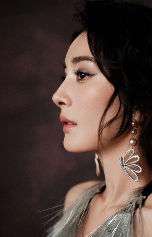 纯欲风杨幂美貌暴击,红毯上自信秀事业线(14/22)