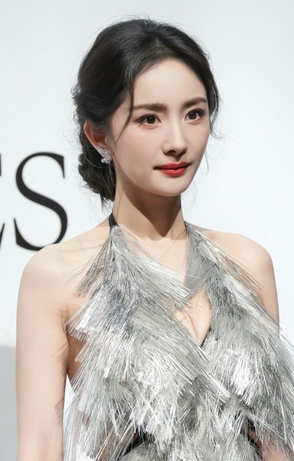 纯欲风杨幂美貌暴击,红毯上自信秀事业线(2/22)