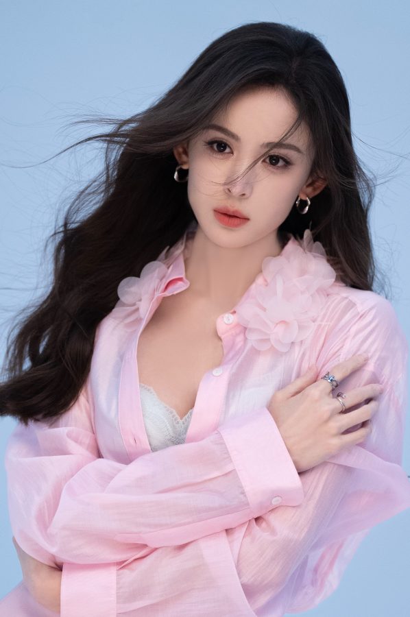 古力娜扎居家休闲风摄影图，不同的Bra换了又换(21/21)