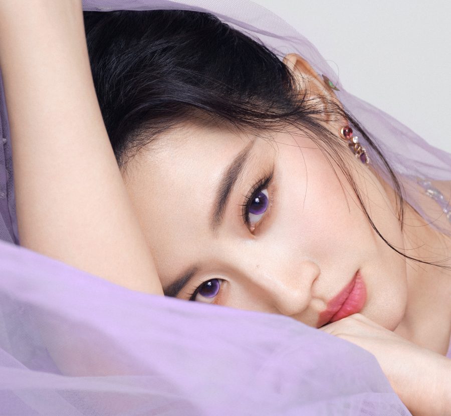 刘亦菲身着一身紫衣戴紫色美瞳盯屏(3/4)