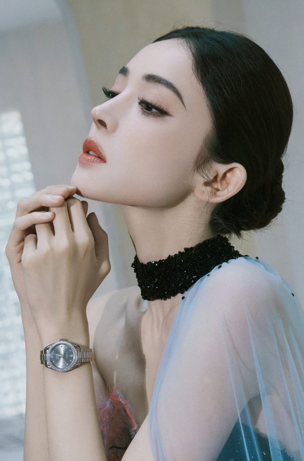 古力娜扎穿渐变色高开叉礼服，美腿吸睛气质动人(4/5)