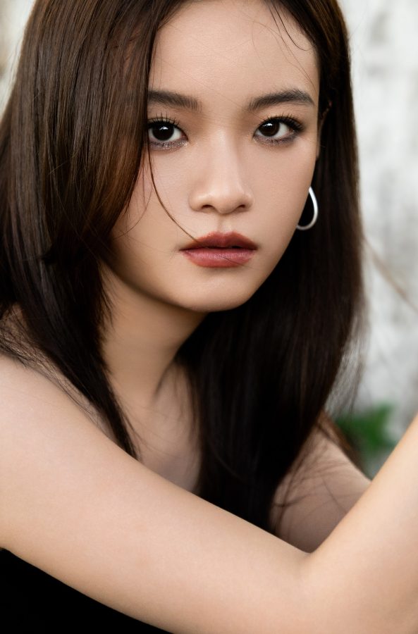 阳光下的清纯美人李庚希，曼妙身姿与笔直长腿，尽显高级性感(5/5)
