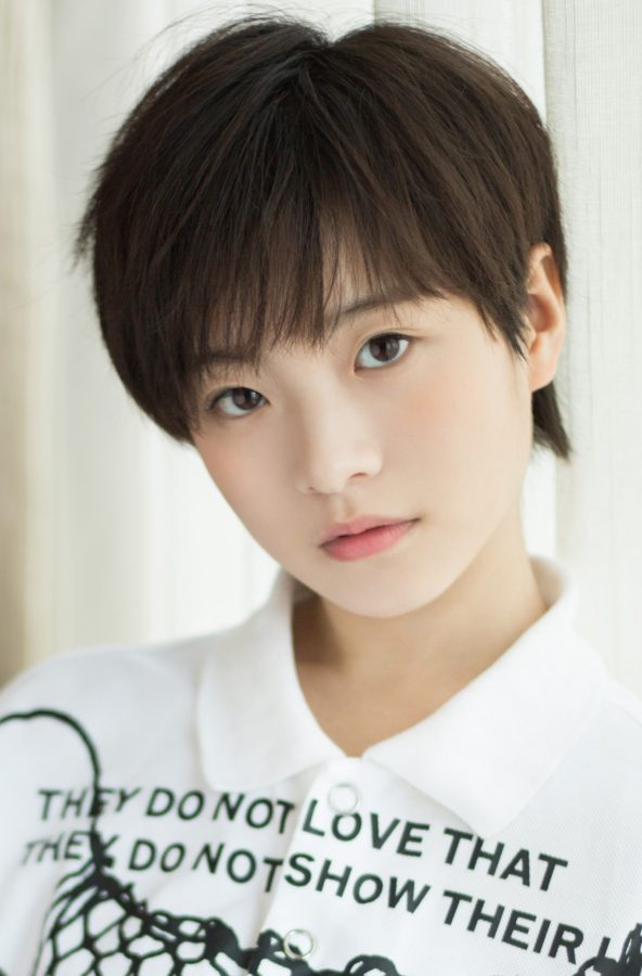 短发酷girl李庚希的纤细美腿(3/5)