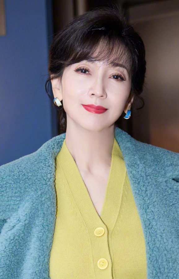 成熟魅力女演员赵雅芝穿白裤玩裤里丝(3/3)