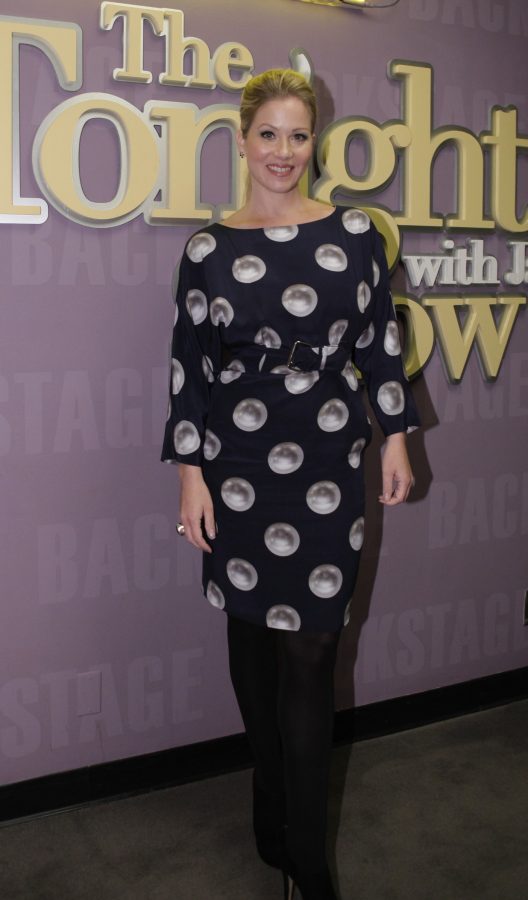 克里斯蒂娜·艾伯盖特（Christina Applegate）黑丝高跟做客访谈节目(8/8)