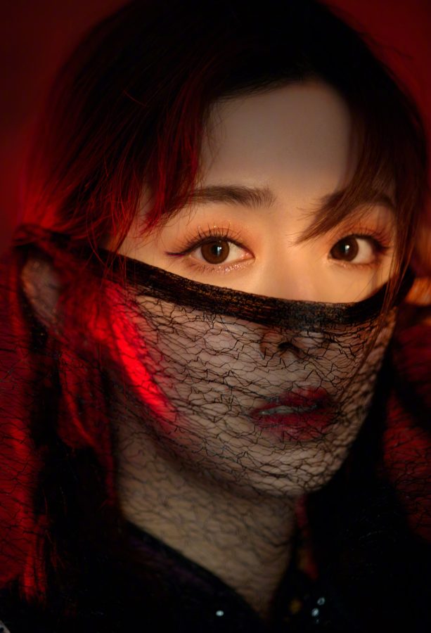 乘风破浪的姐姐成团之夜，张含韵一双美丽的辫子气质甜美玉腿光滑(4/4)