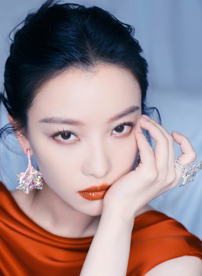 倪妮高清美脸盯屏大片(2/10)