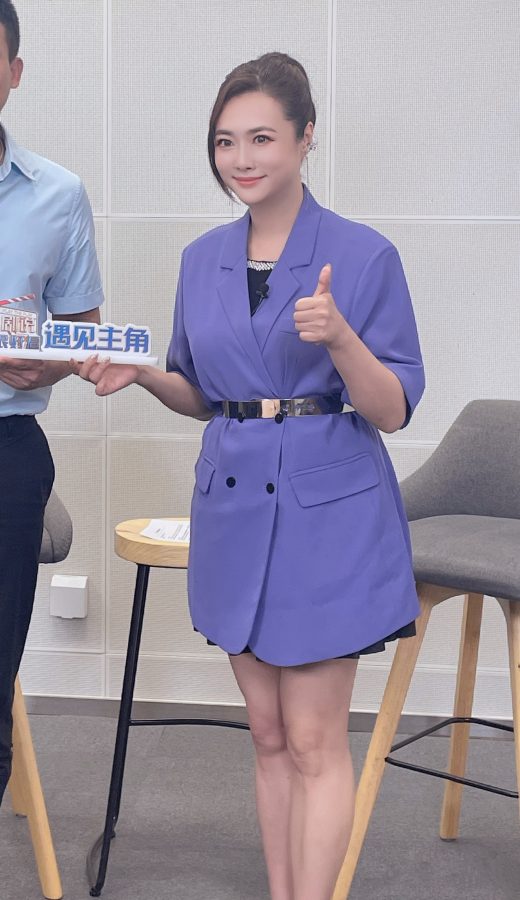 王曦梁主持节目现场不穿丝袜也精彩(5/5)