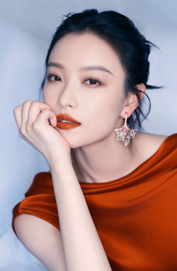 倪妮高清美脸盯屏大片(1/10)
