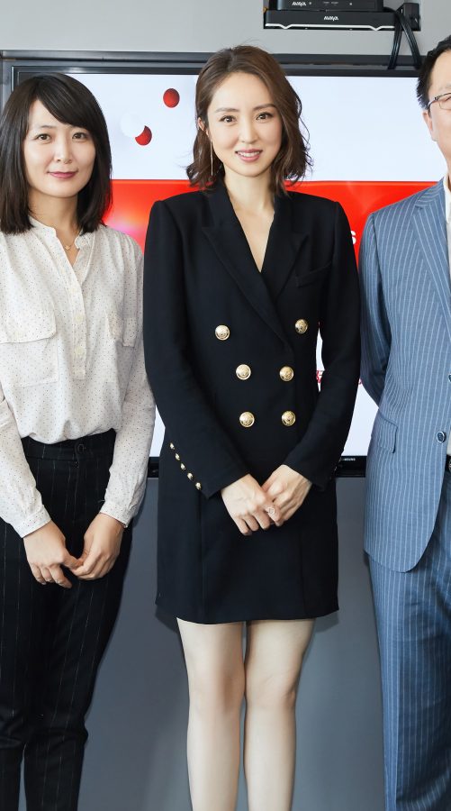 董璇黑色西装裙大玩“下衣失踪”，一双美腿又长又直气场全开(6/6)