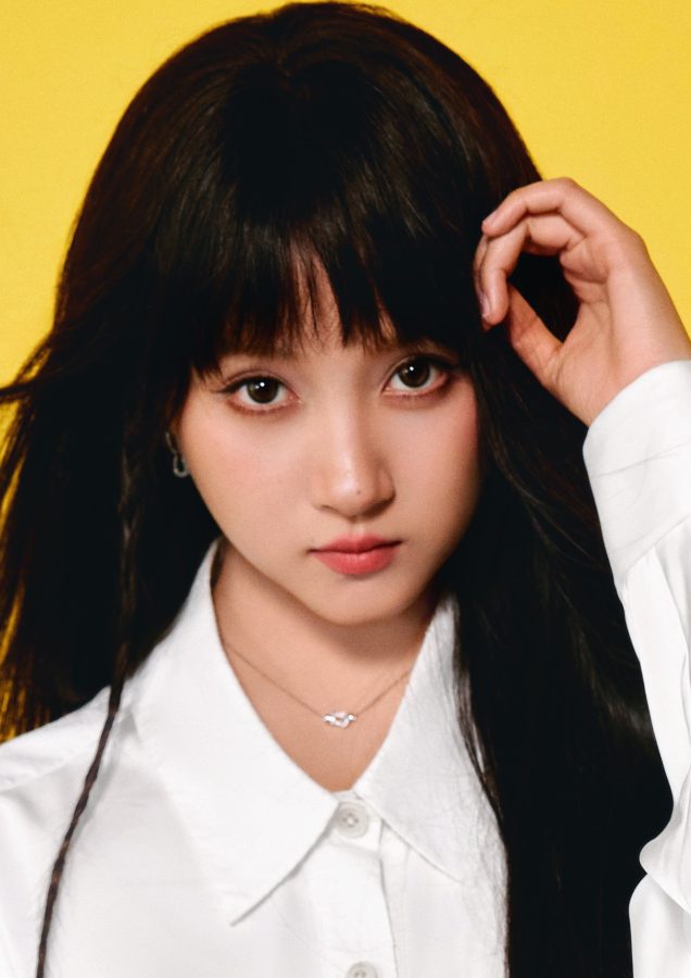 关晓彤齐刘海甜美造型逆天长腿超吸睛，这身穿搭太有范儿了(3/23)