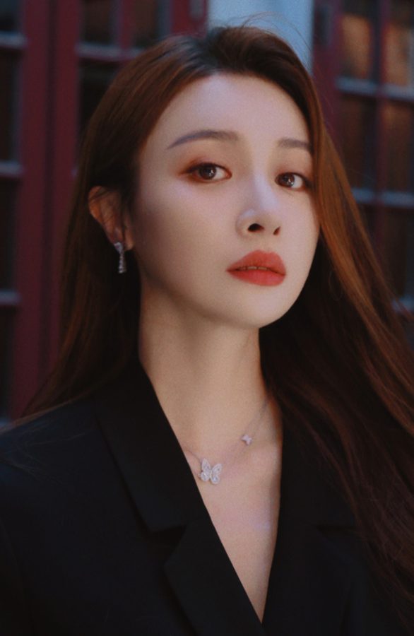 隆妮长发大波浪+修长美腿，这才是真正的纯欲天花板！(3/3)